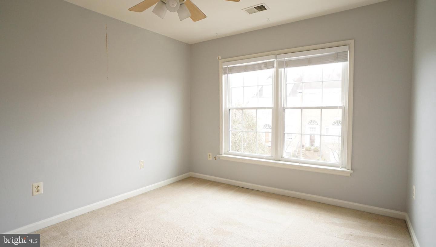 LIFESTYLE AT SULLY STATION - Residential Lease