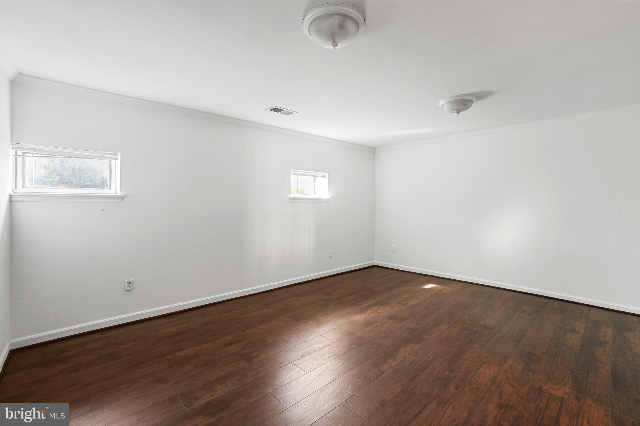 ADAMS HOUSE - Residential