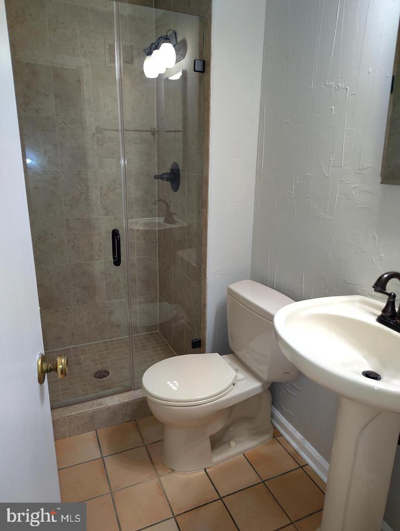 LAKE RIDGE - Residential Lease