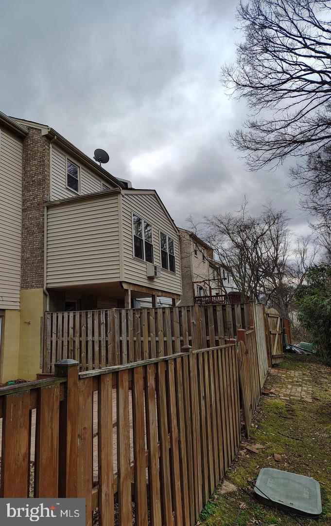 LAKE RIDGE - Residential Lease