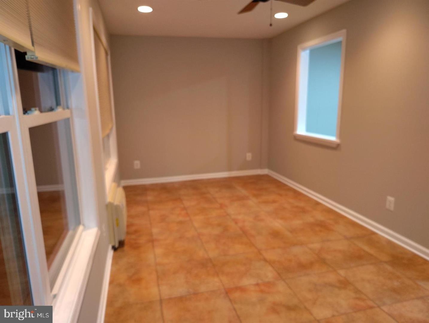 LAKE RIDGE - Residential Lease