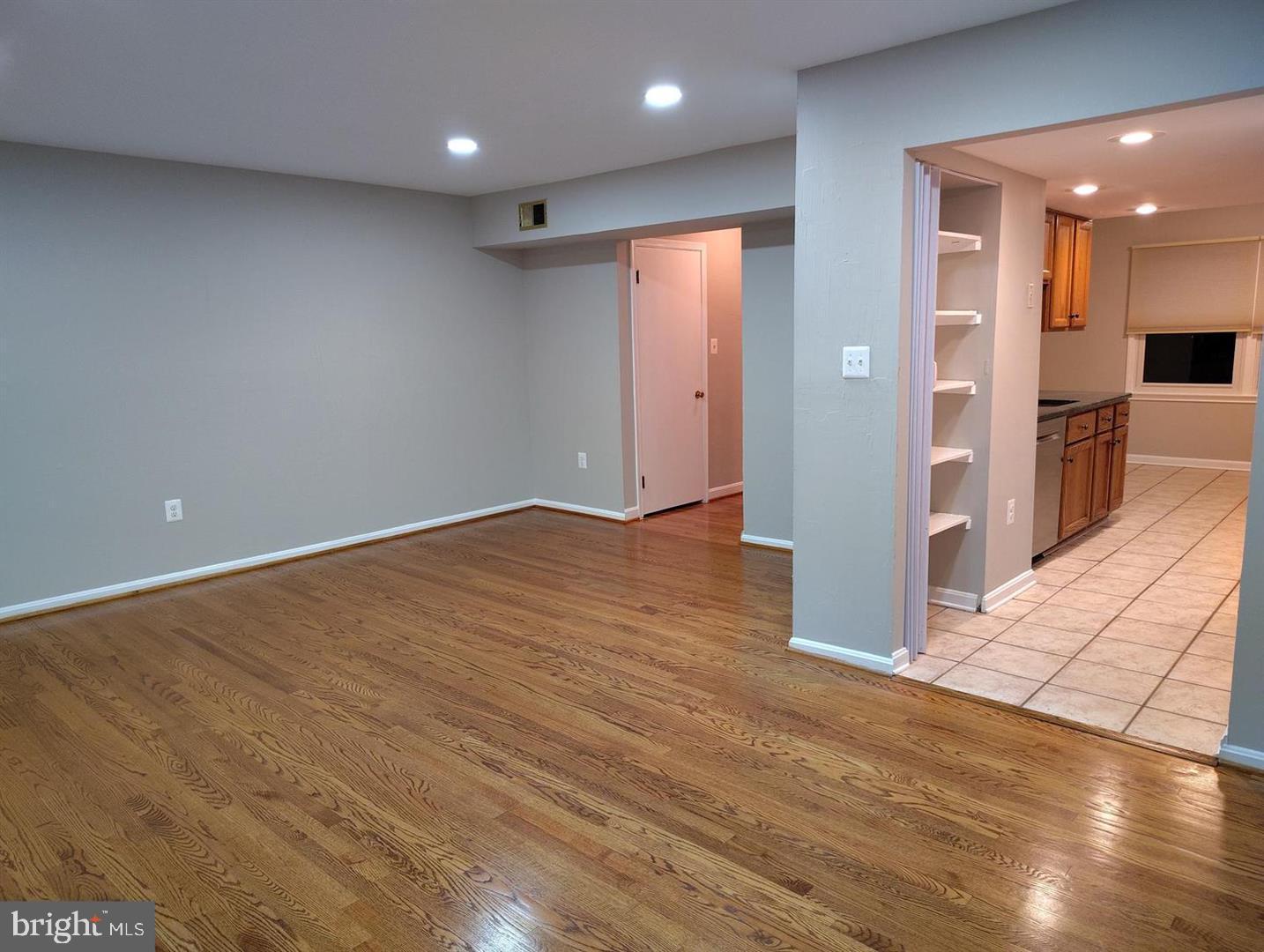 LAKE RIDGE - Residential Lease