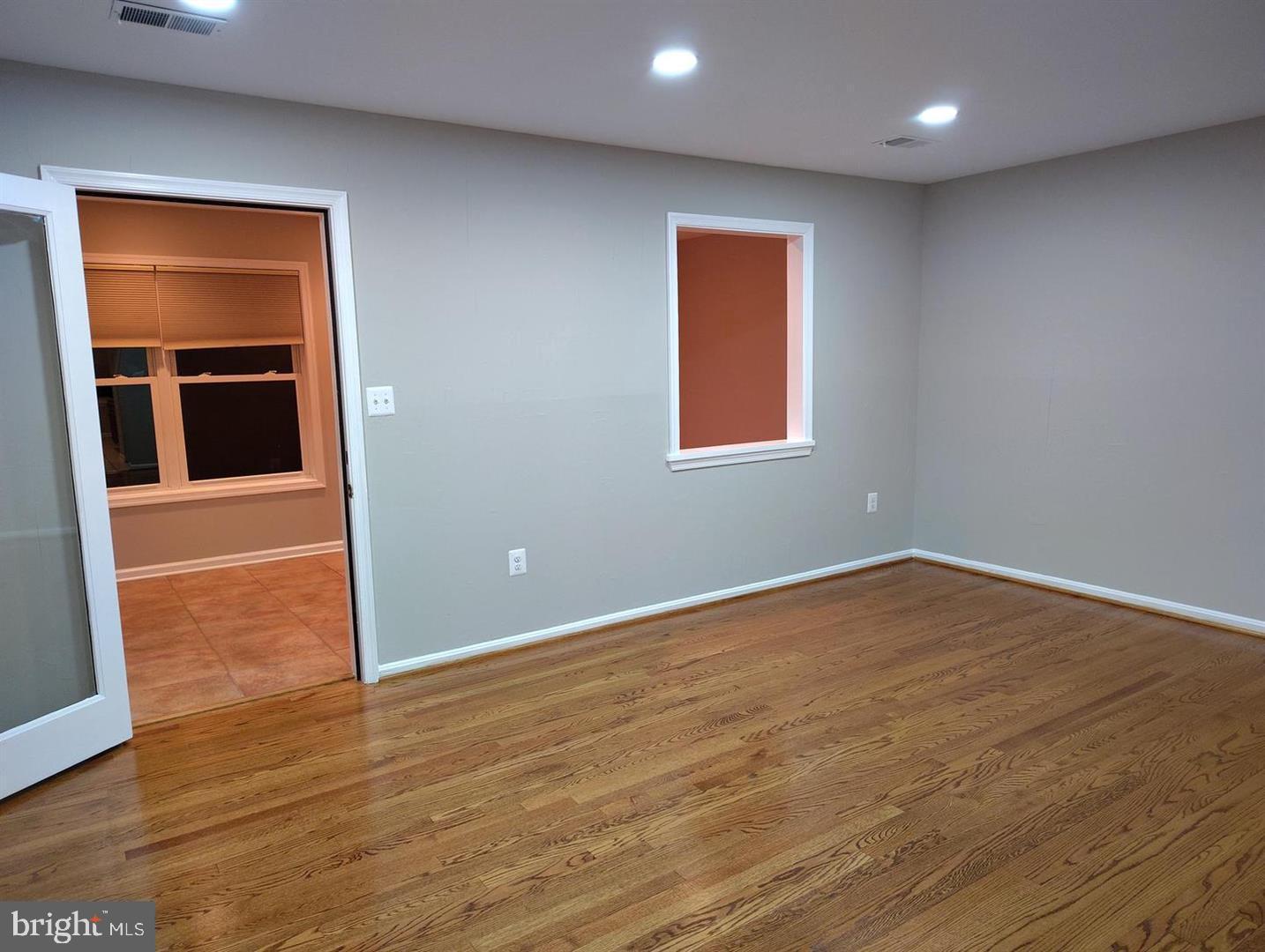 LAKE RIDGE - Residential Lease