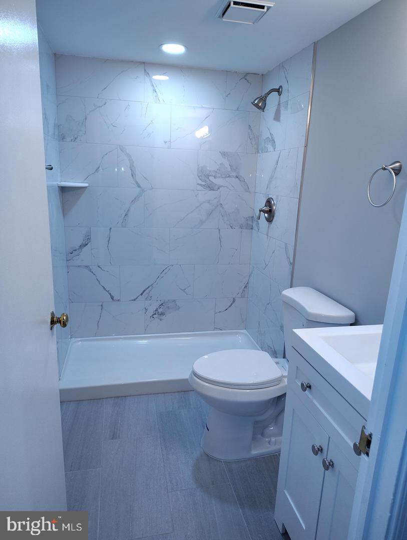 LAKE RIDGE - Residential Lease