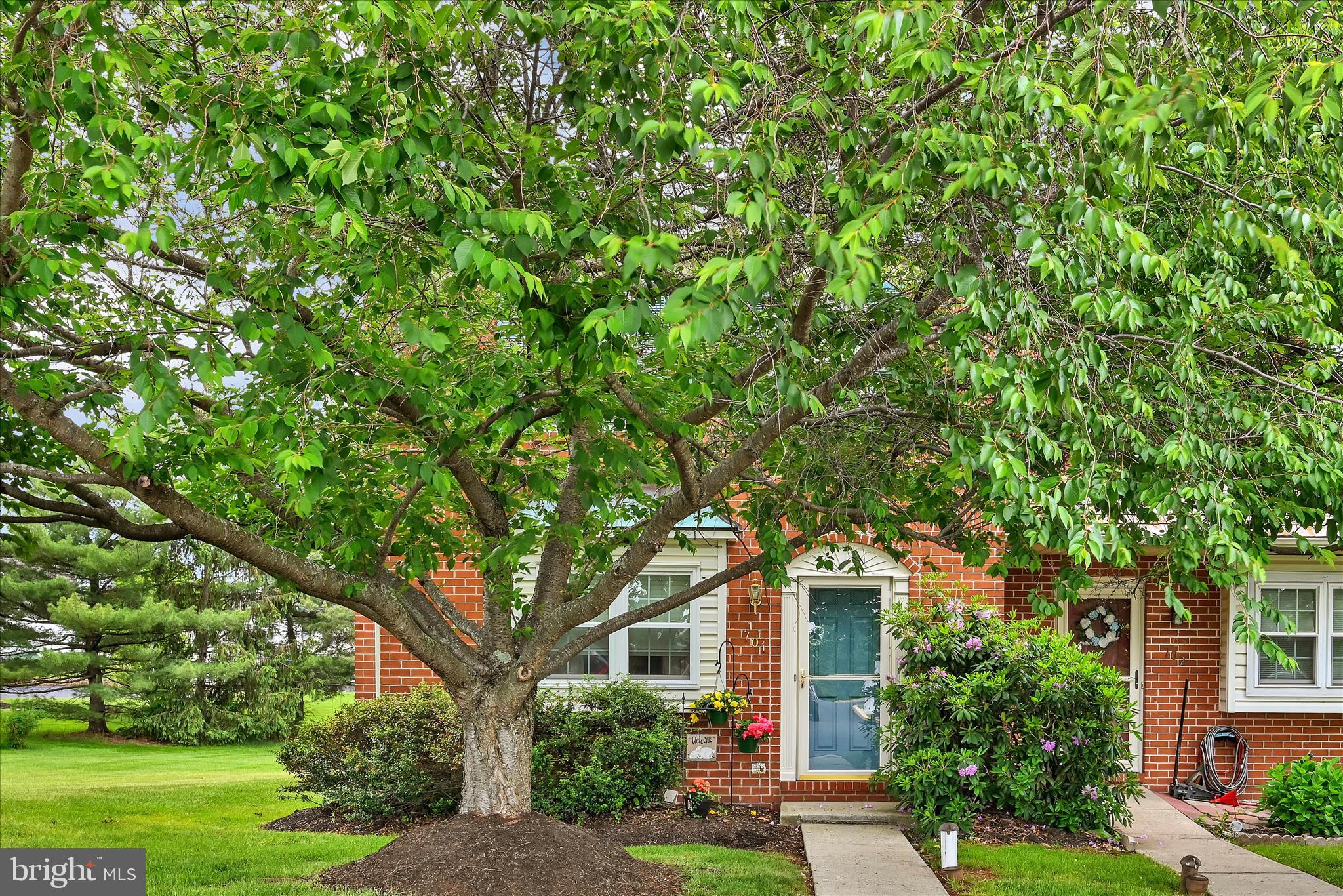 VILLAGE GREEN - Residential