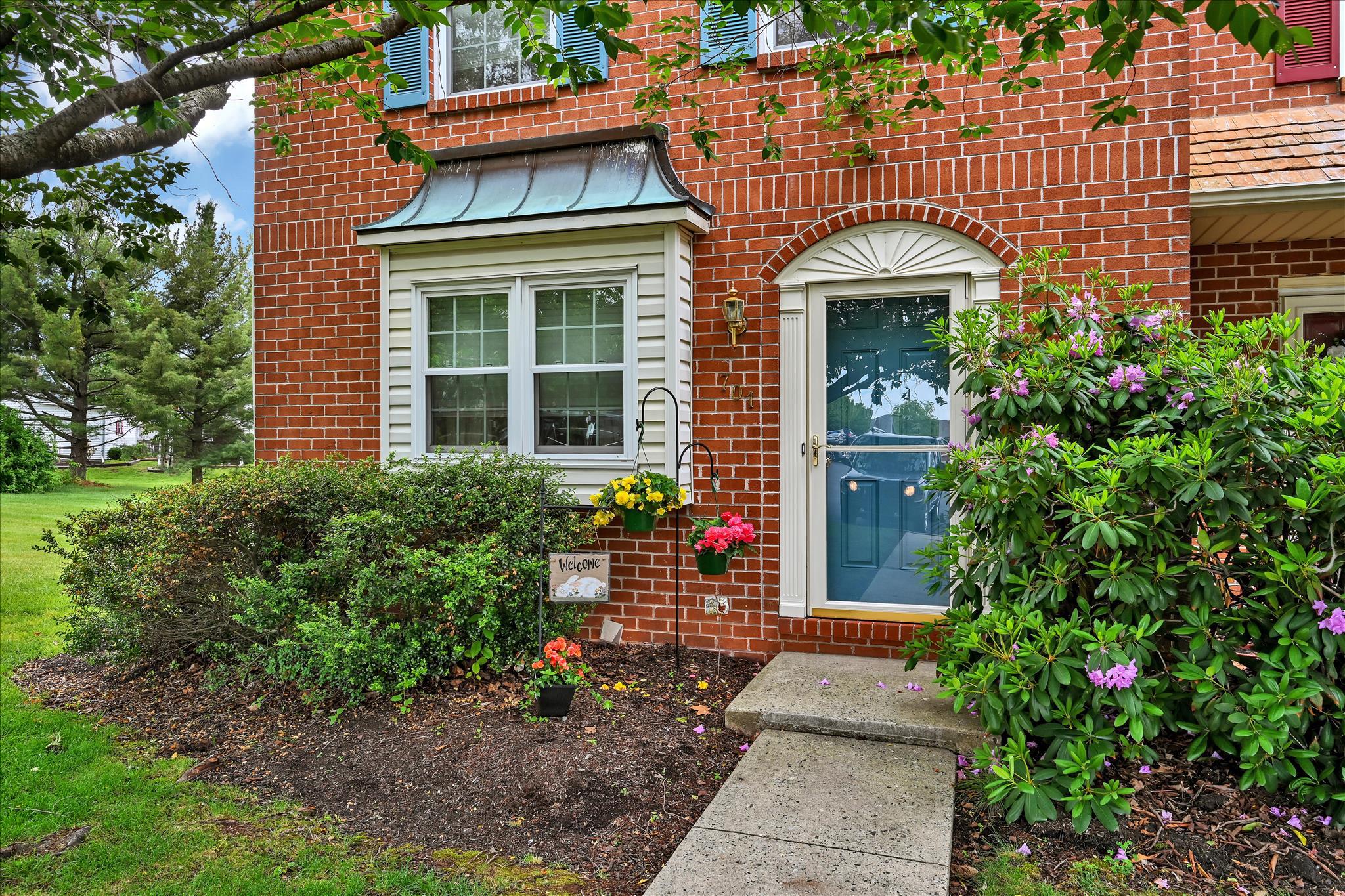 VILLAGE GREEN - Residential