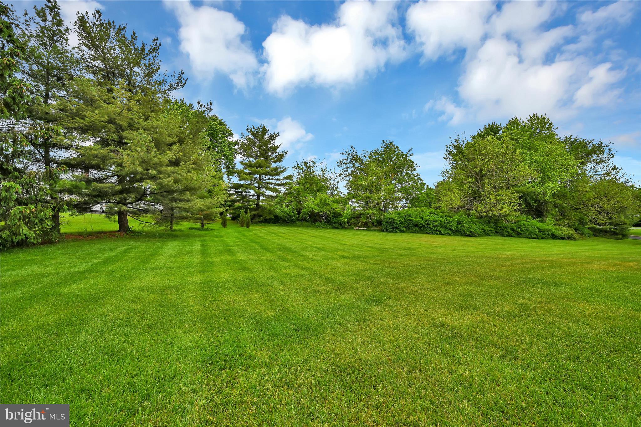 VILLAGE GREEN - Residential