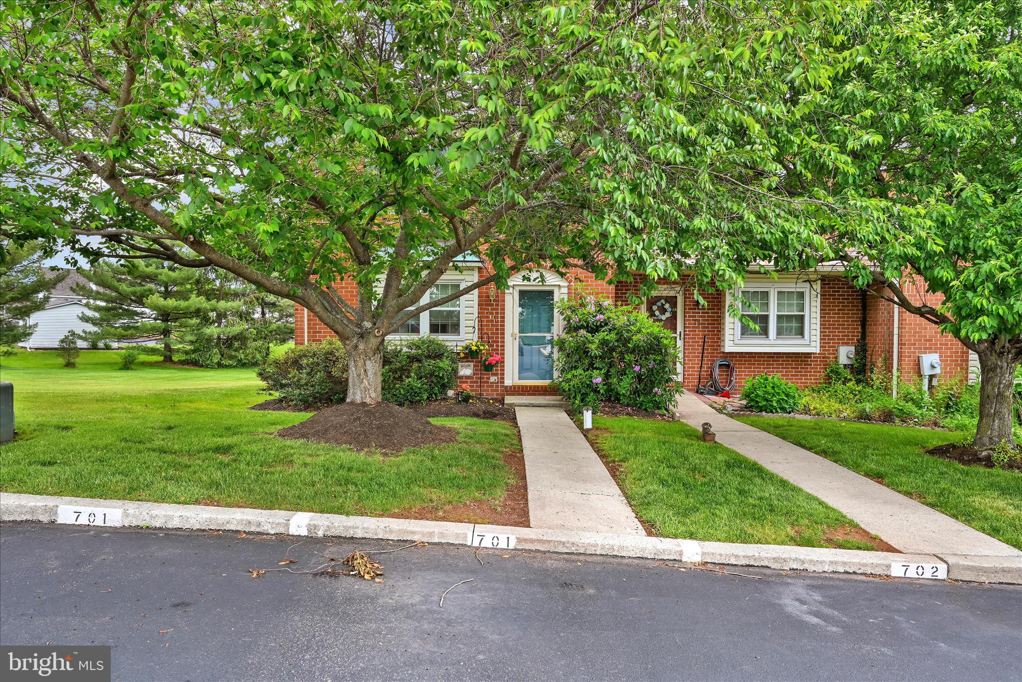 VILLAGE GREEN - Residential