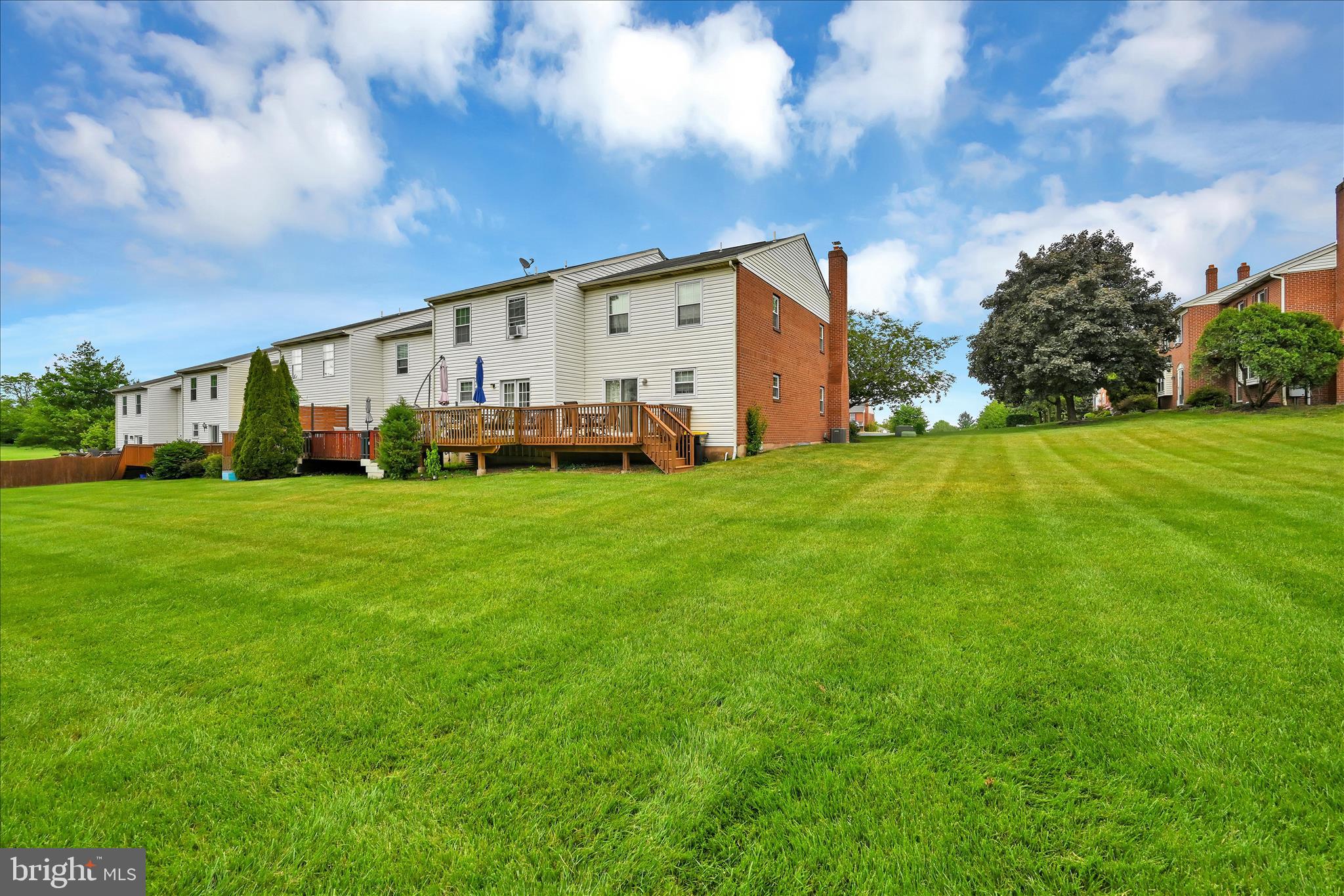 VILLAGE GREEN - Residential