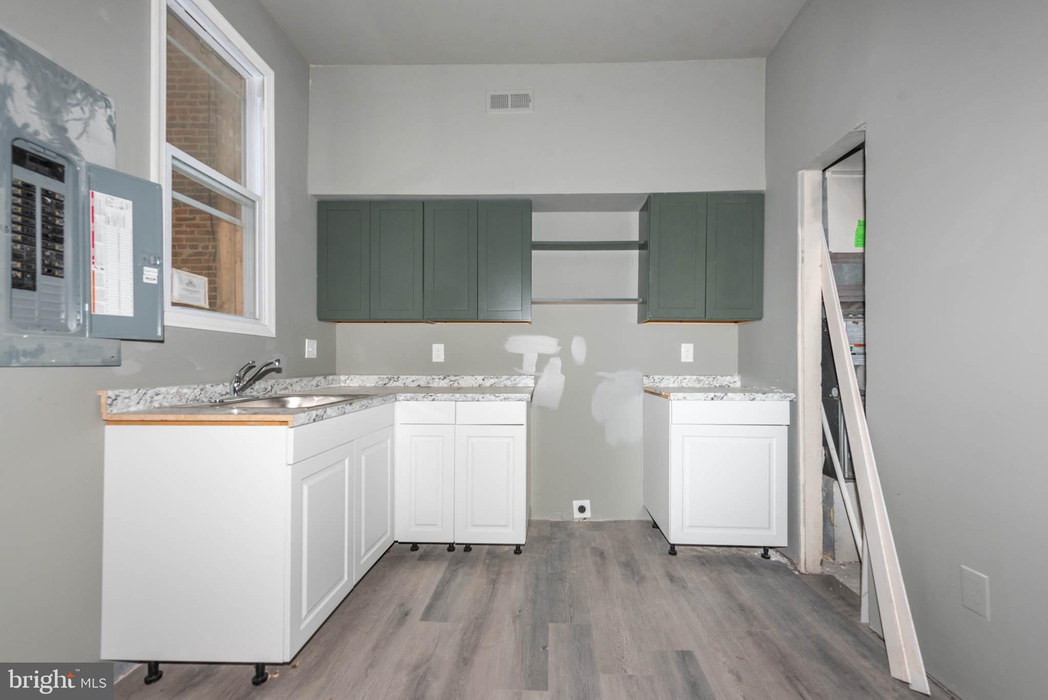 UNION SQUARE - Residential Income