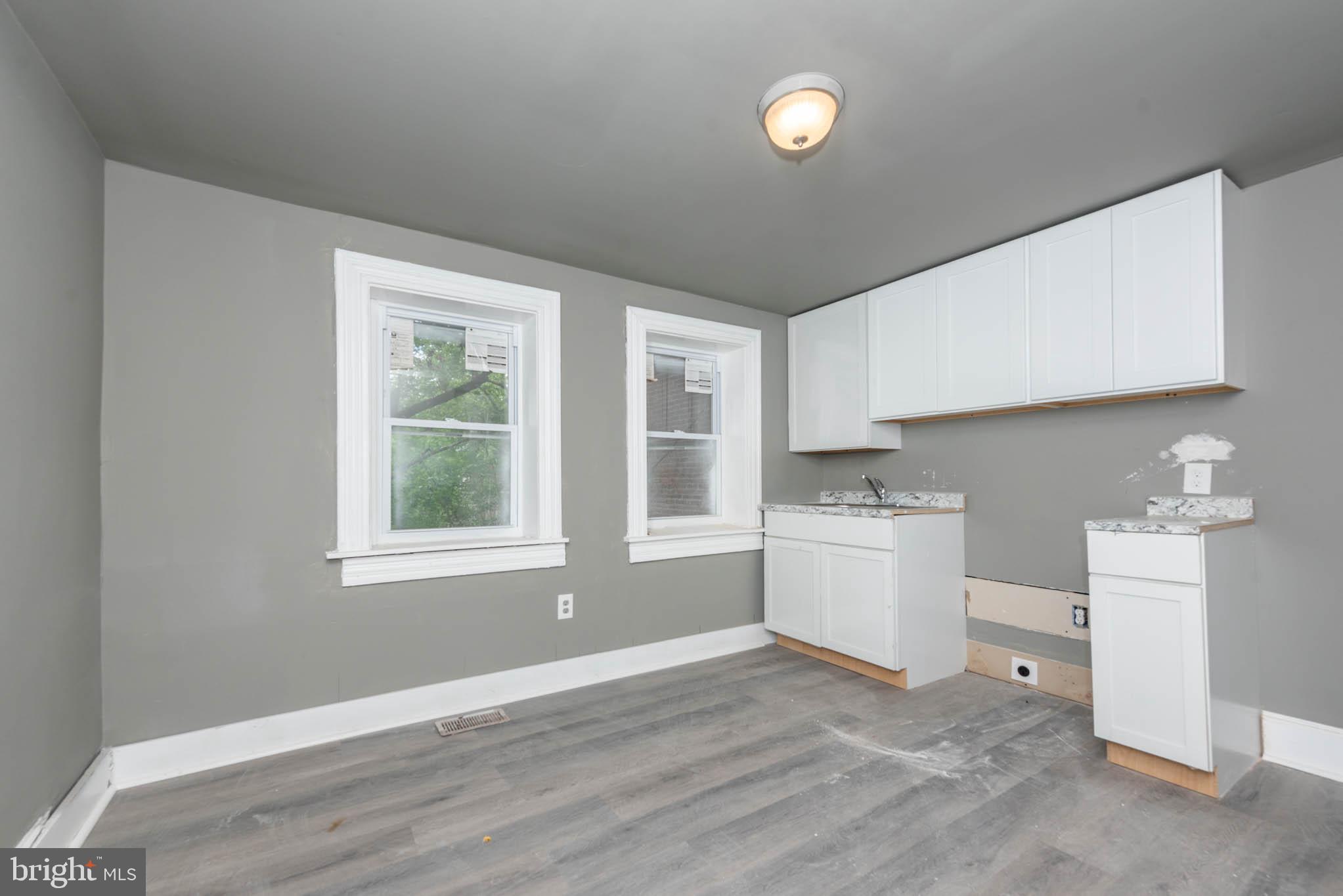 UNION SQUARE - Residential Income