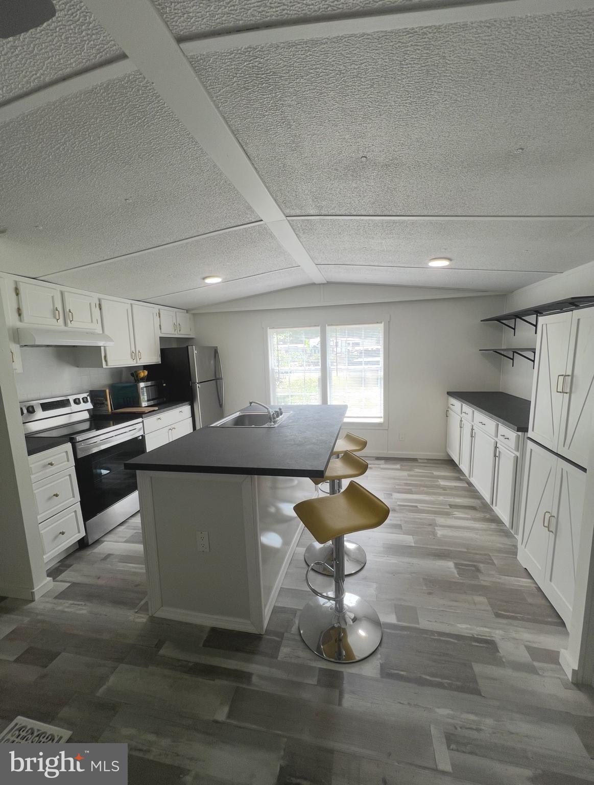 PARADISE POINT - Residential