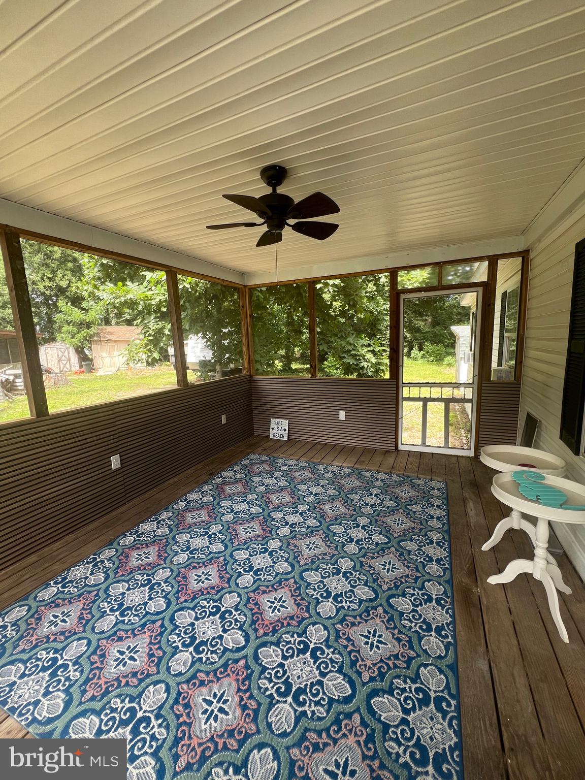 PARADISE POINT - Residential