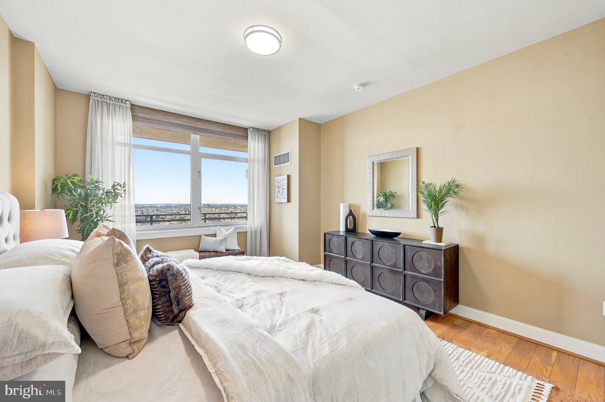 AVENUE OF THE ARTS - Residential