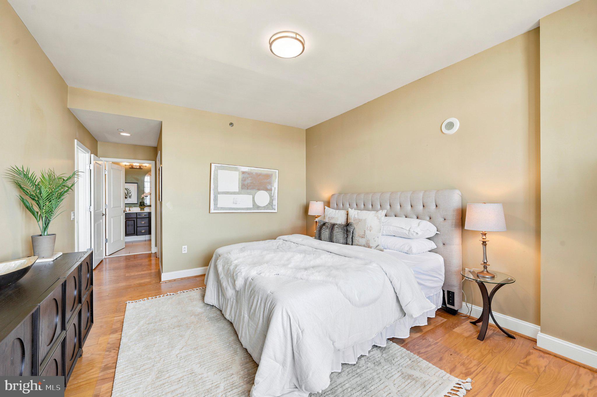 AVENUE OF THE ARTS - Residential