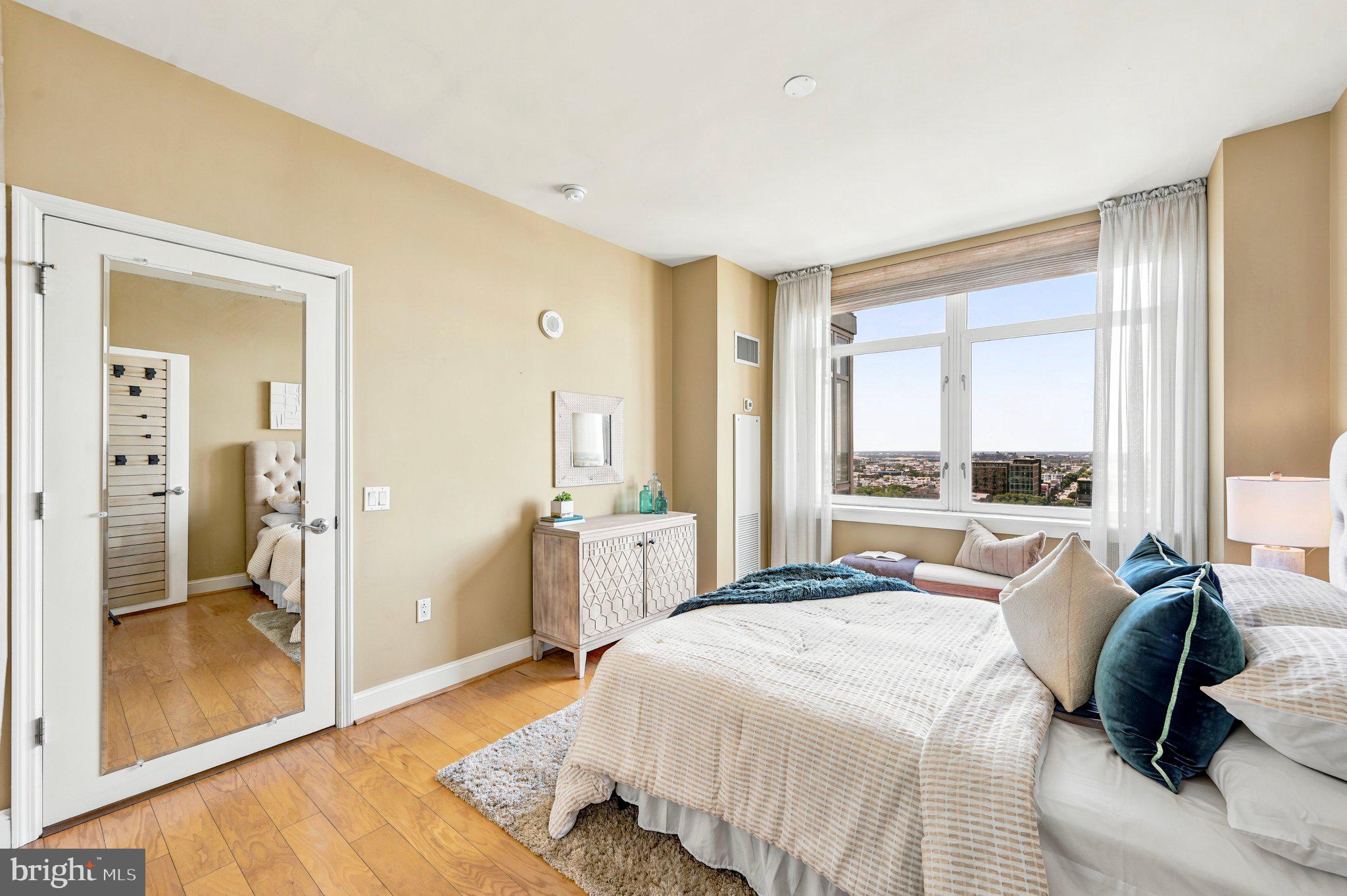 AVENUE OF THE ARTS - Residential