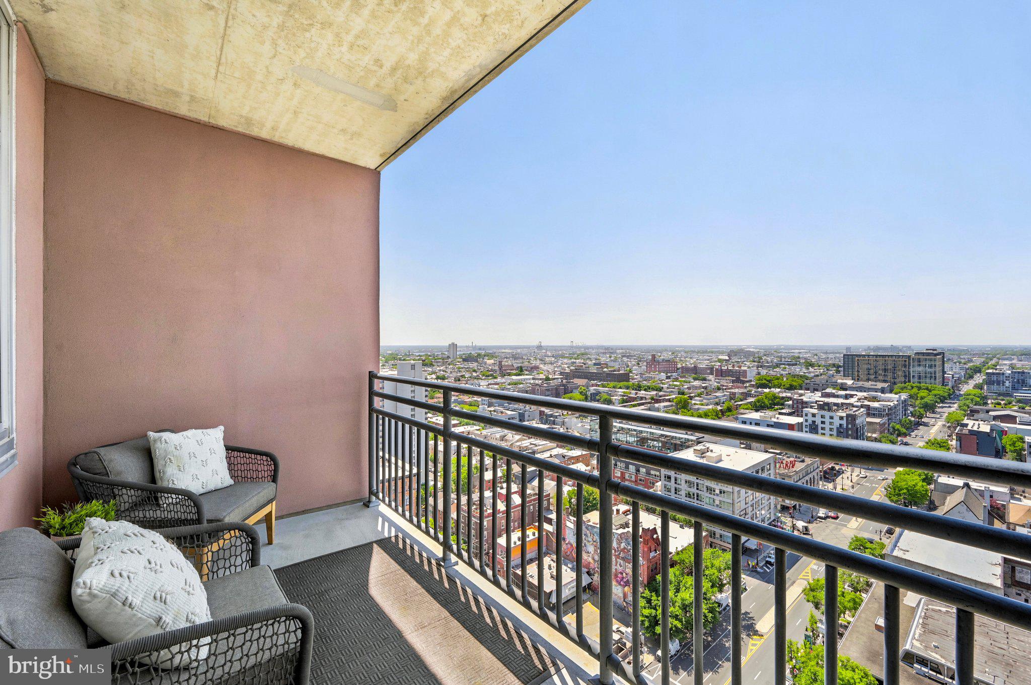 AVENUE OF THE ARTS - Residential