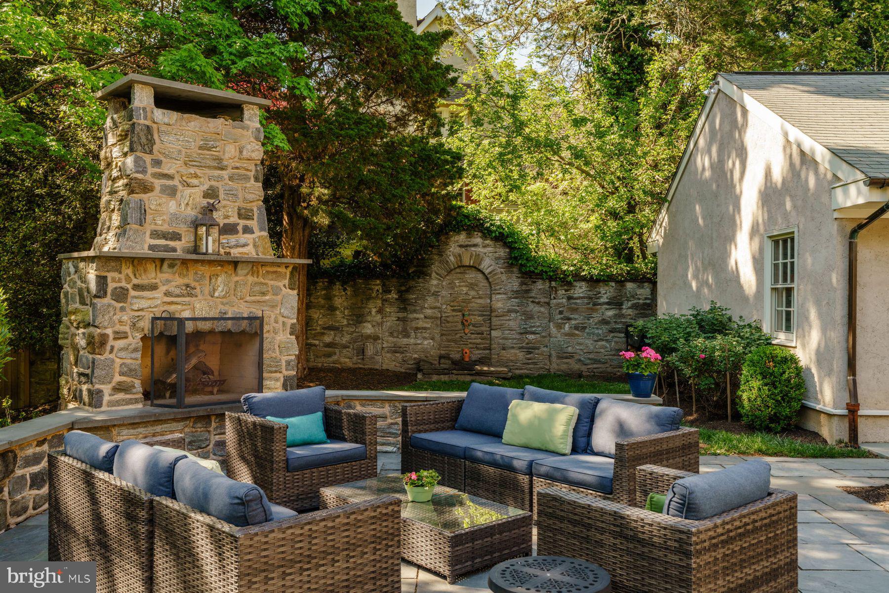 CHESTNUT HILL - Residential