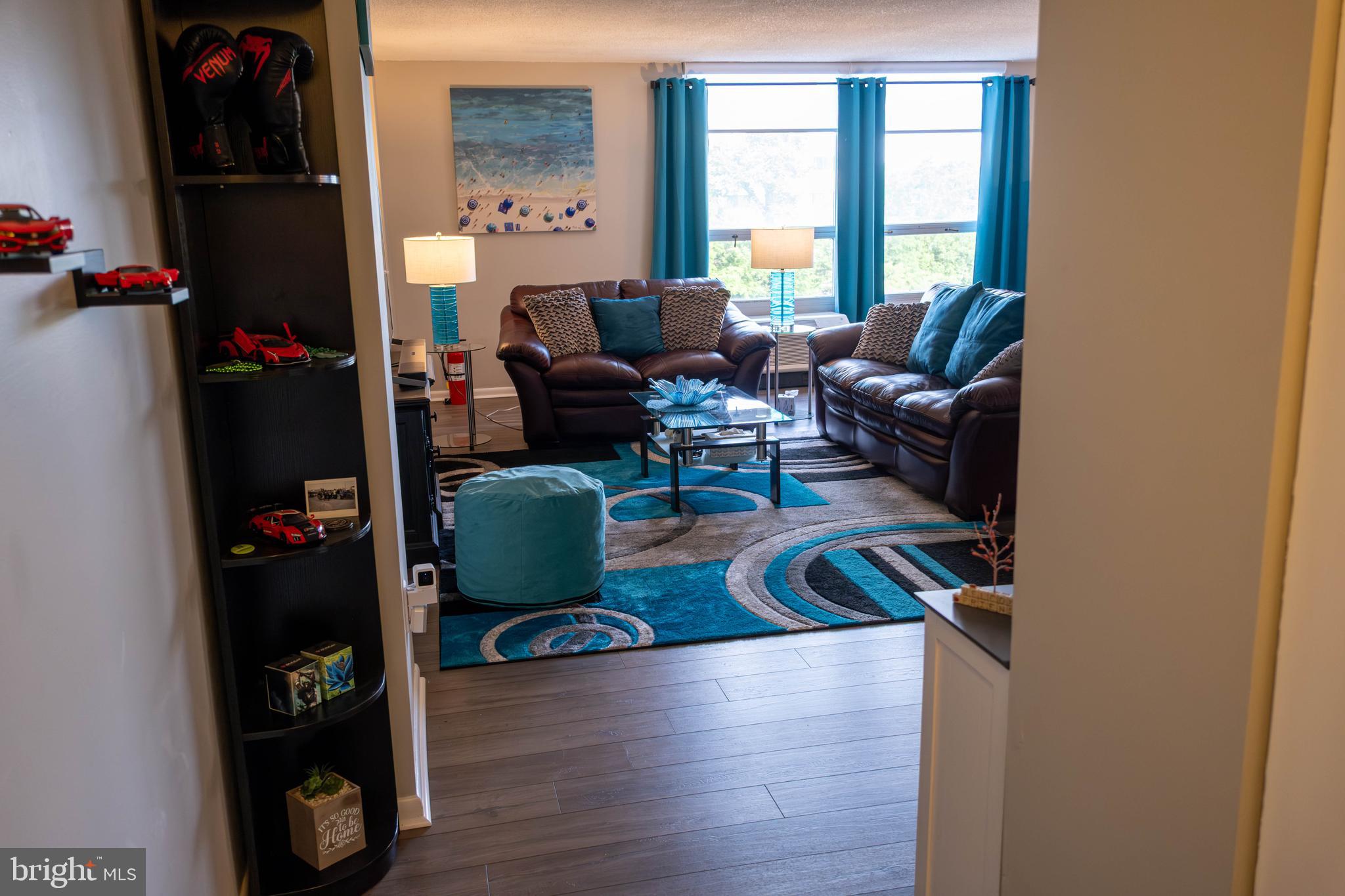 THE RIDGELY - Residential