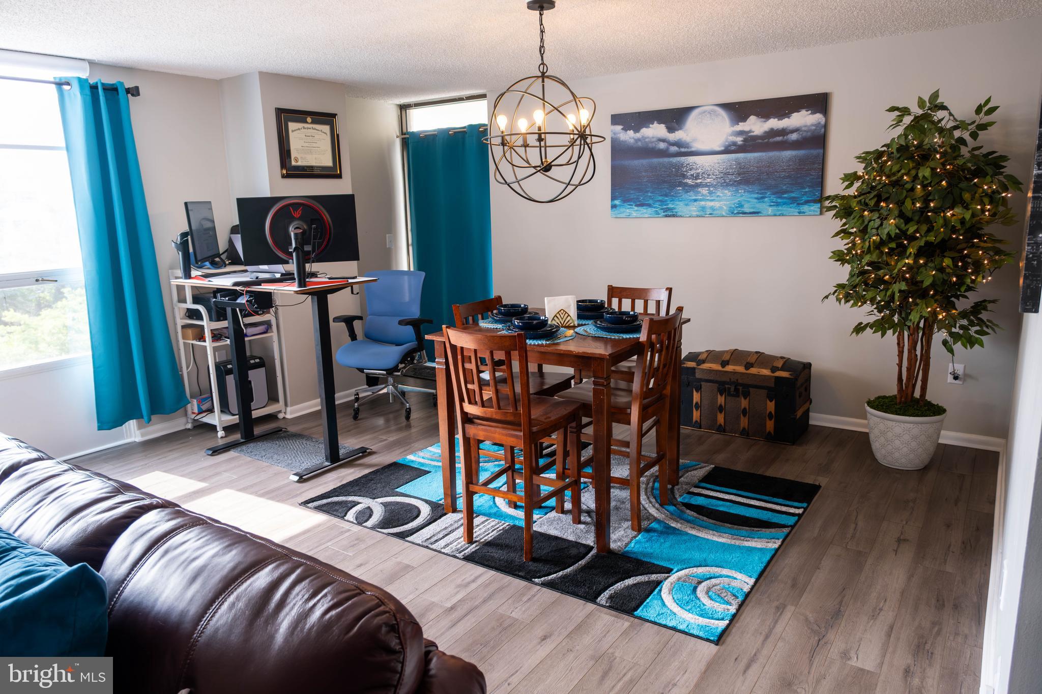 THE RIDGELY - Residential