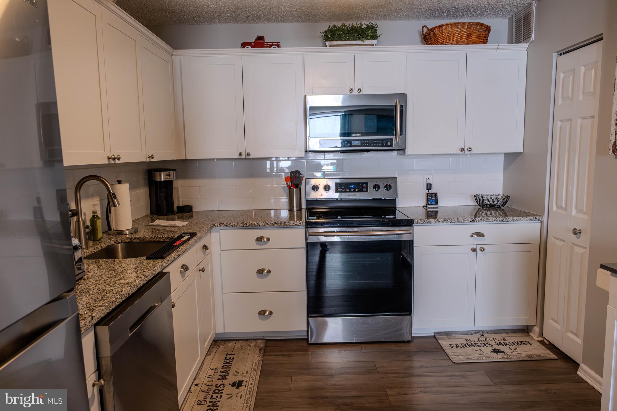 THE RIDGELY - Residential