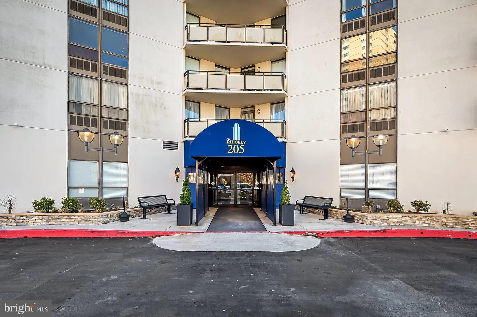 THE RIDGELY - Residential