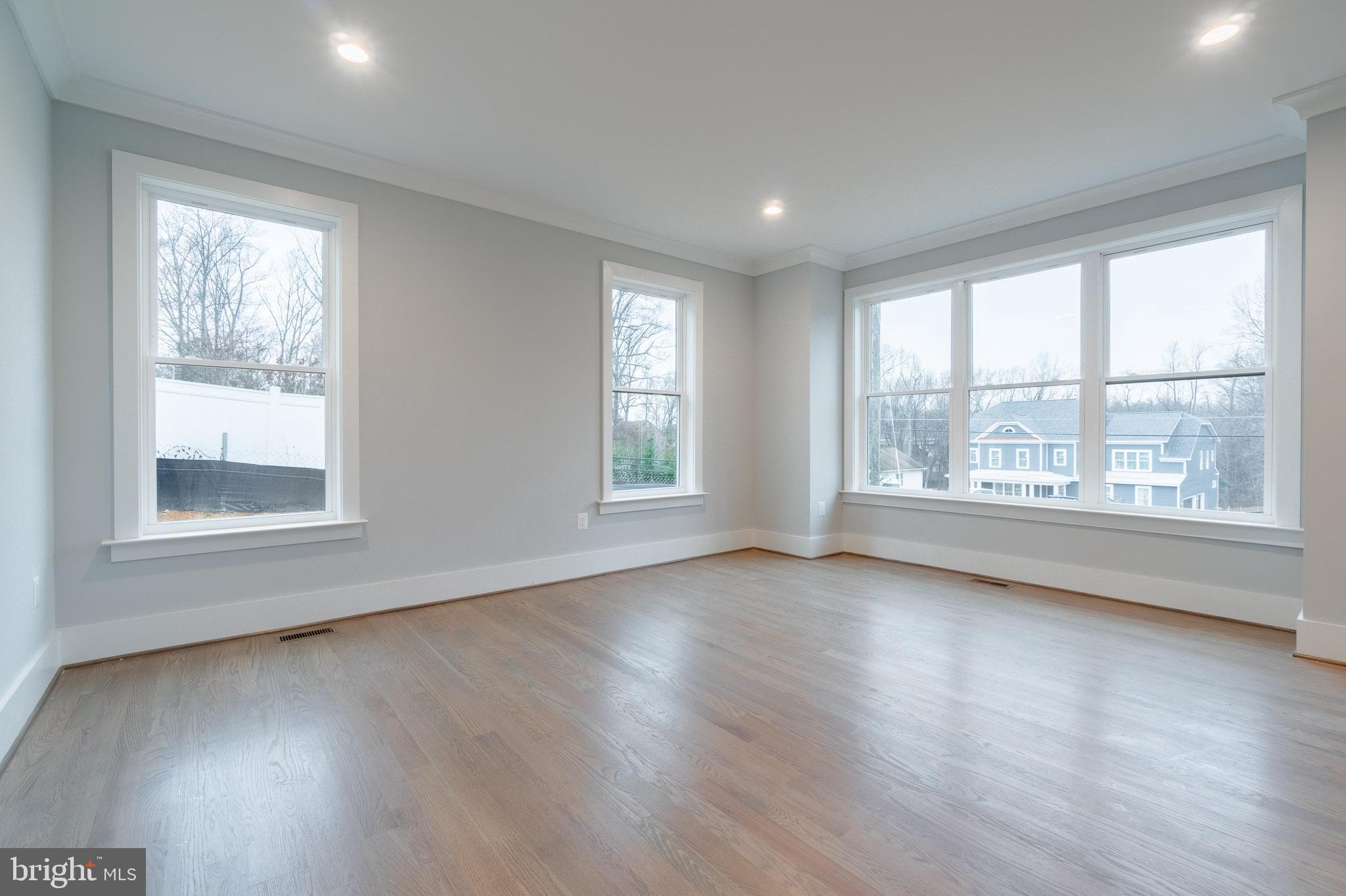 WINDSOR ESTATES - Residential