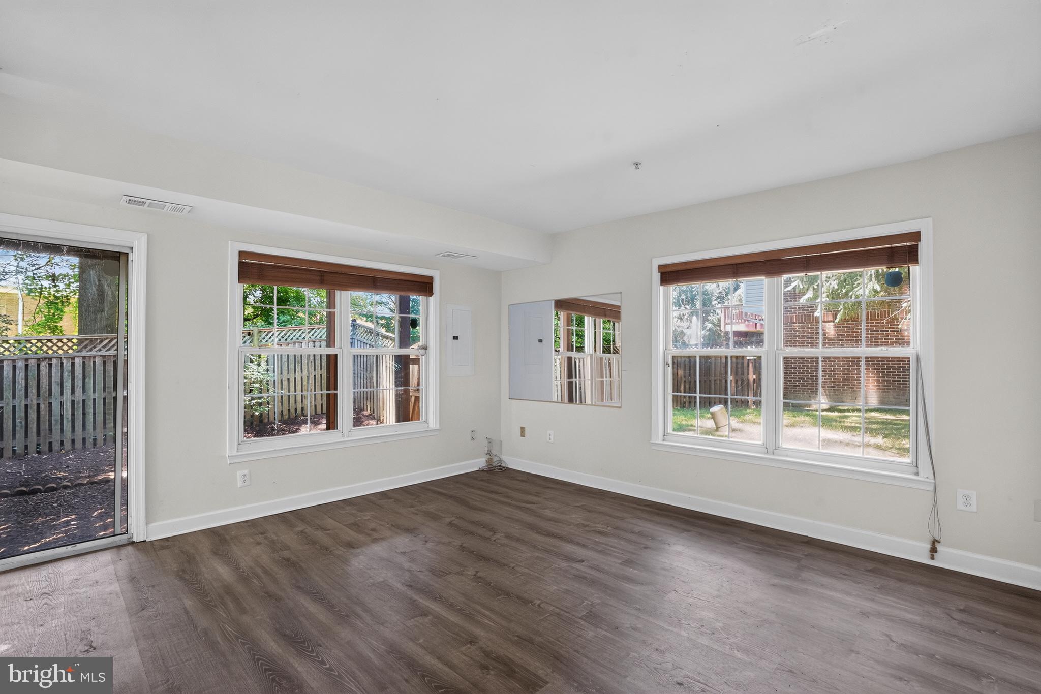 PT ROCKVILLE TWN RES 3 - Residential