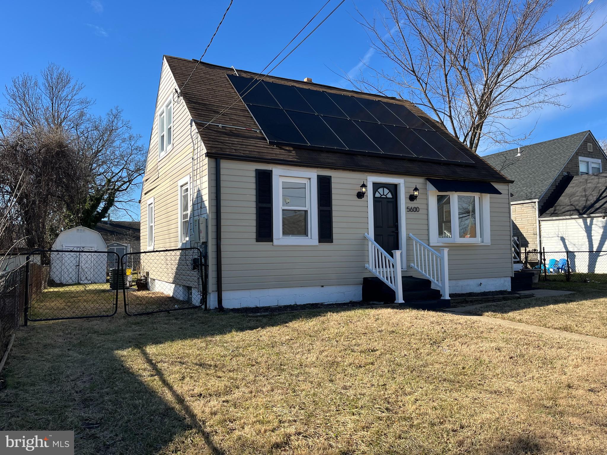 COLONIAL HOUSING - Residential