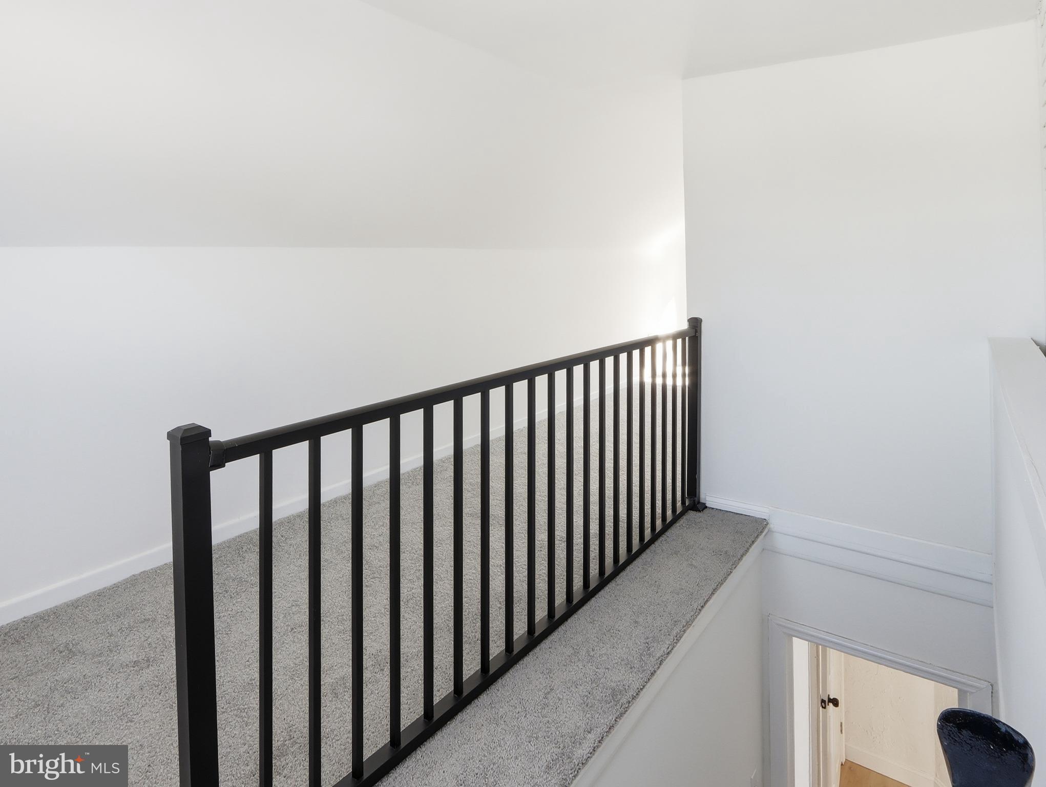 COLONIAL HOUSING - Residential