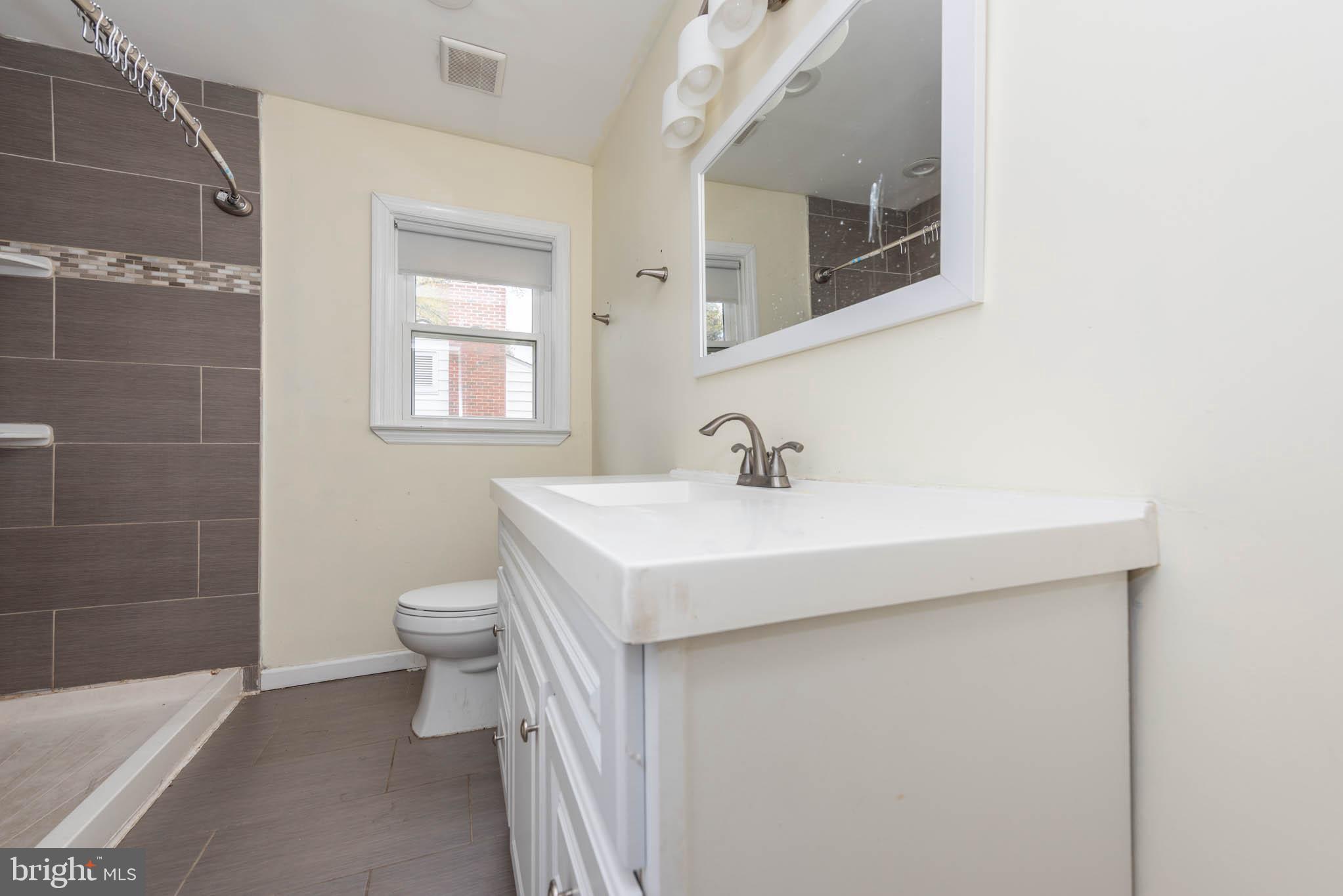 GLENDALE - Residential Income