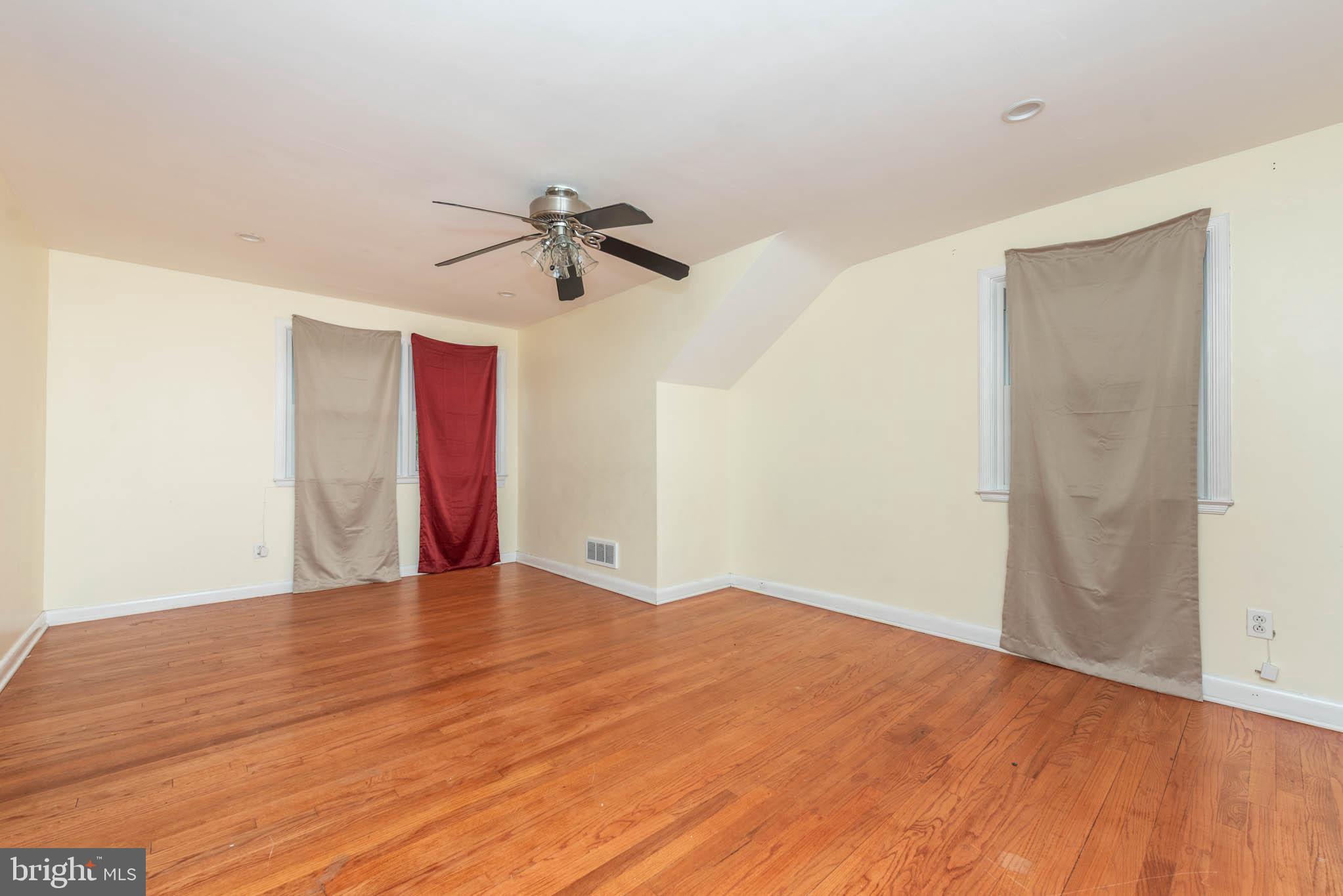 GLENDALE - Residential Income