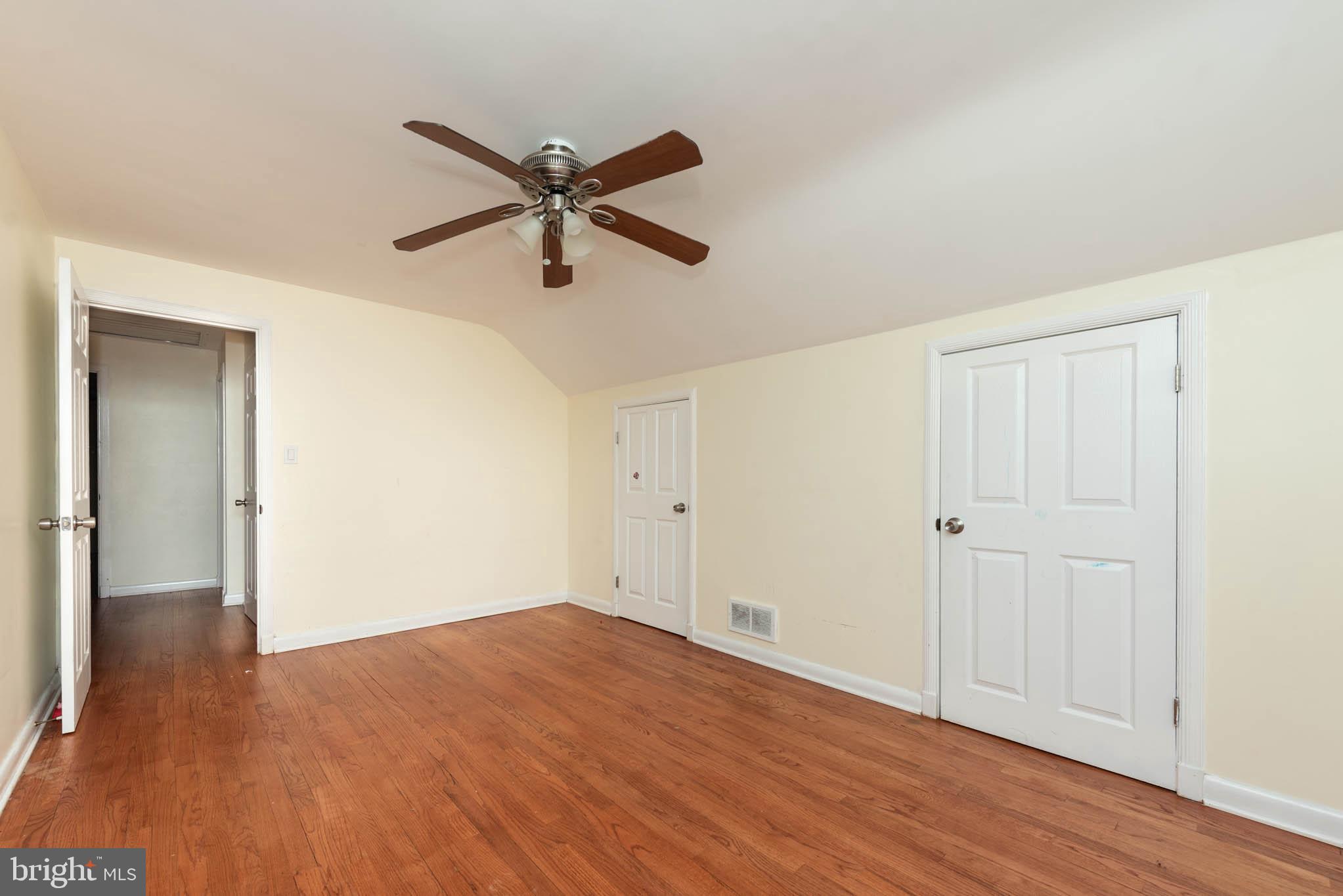 GLENDALE - Residential Income