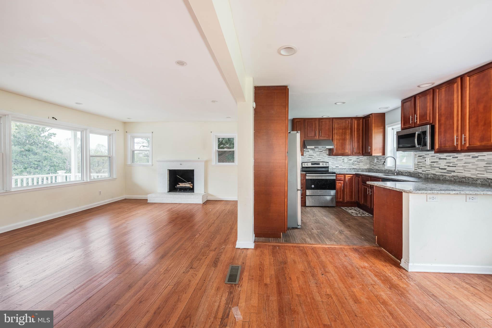 GLENDALE - Residential Income