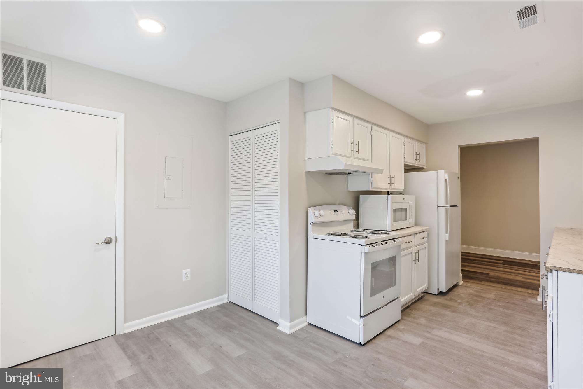 HOMELAND VILLAGE - Residential