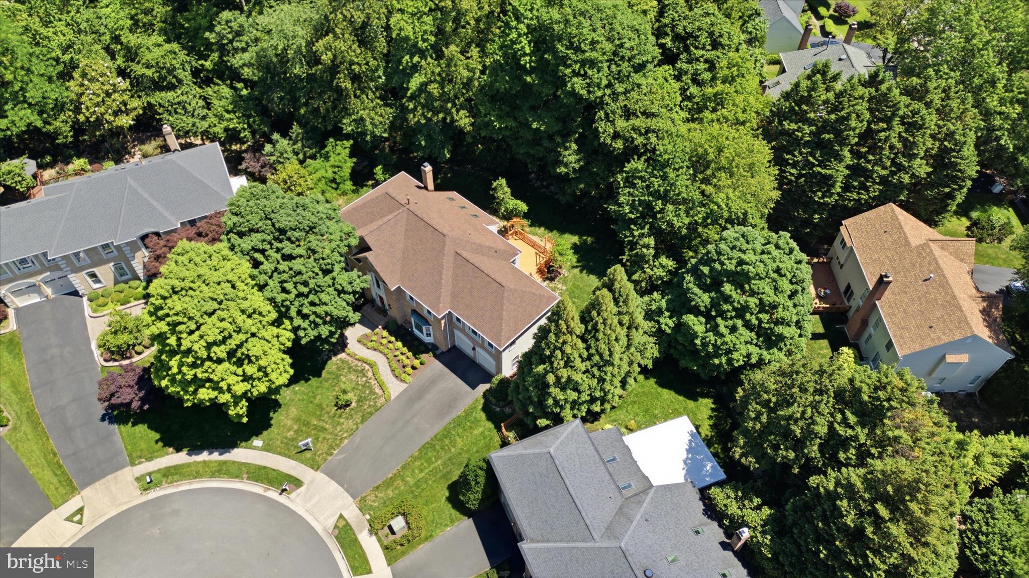 CROSSPOINTE - Residential