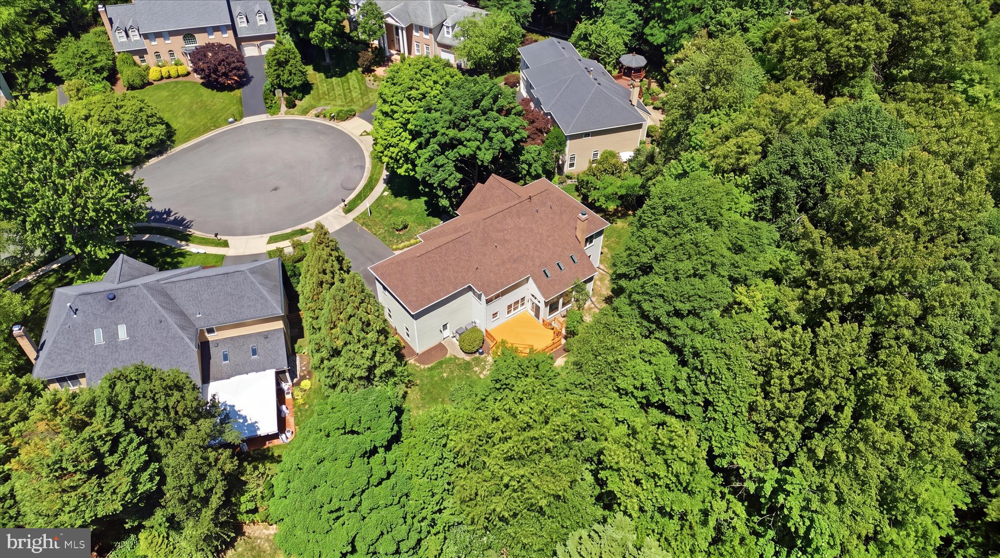 CROSSPOINTE - Residential