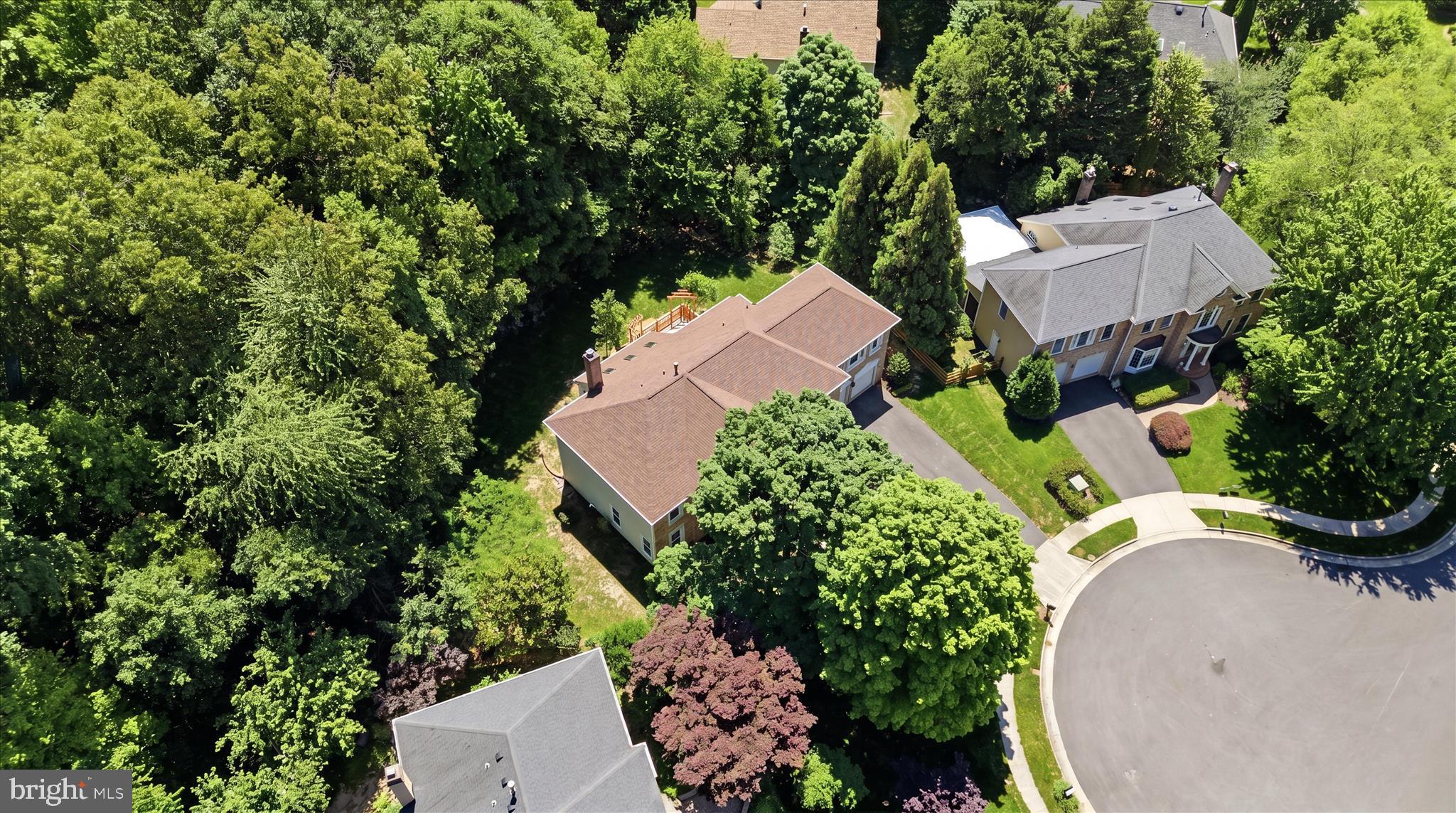 CROSSPOINTE - Residential