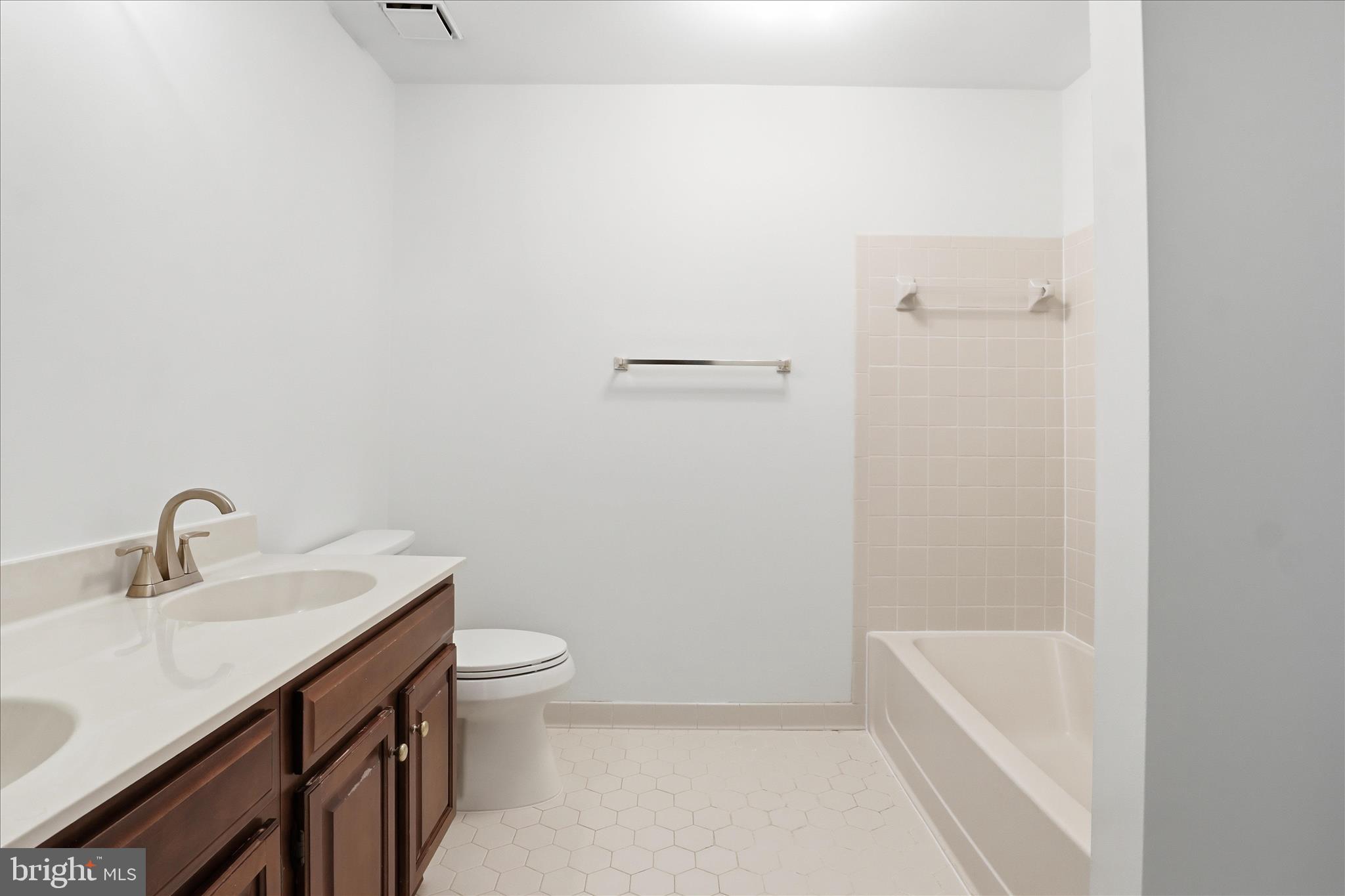 CROSSPOINTE - Residential