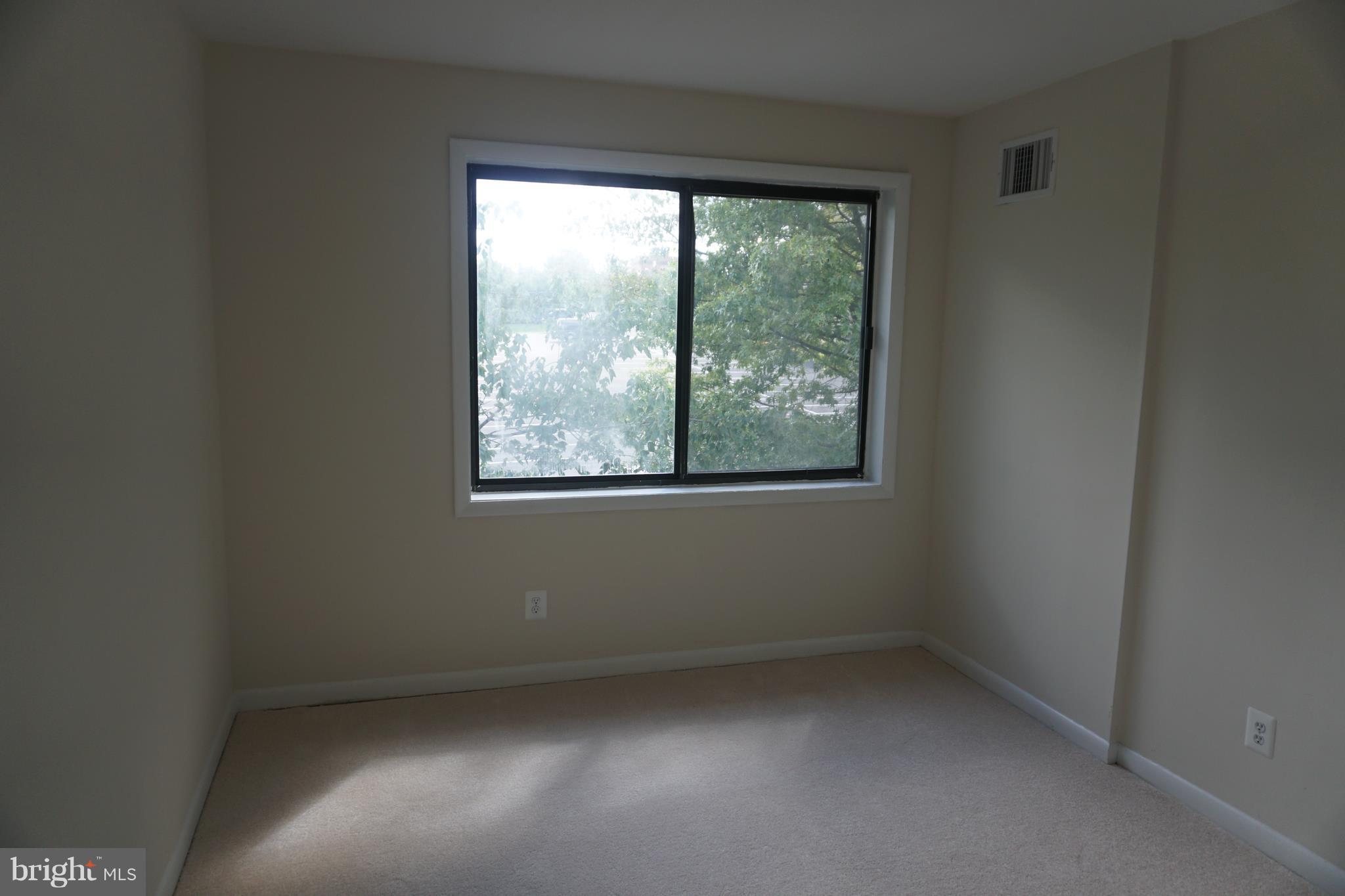 HUNTINGTON WALK - Residential