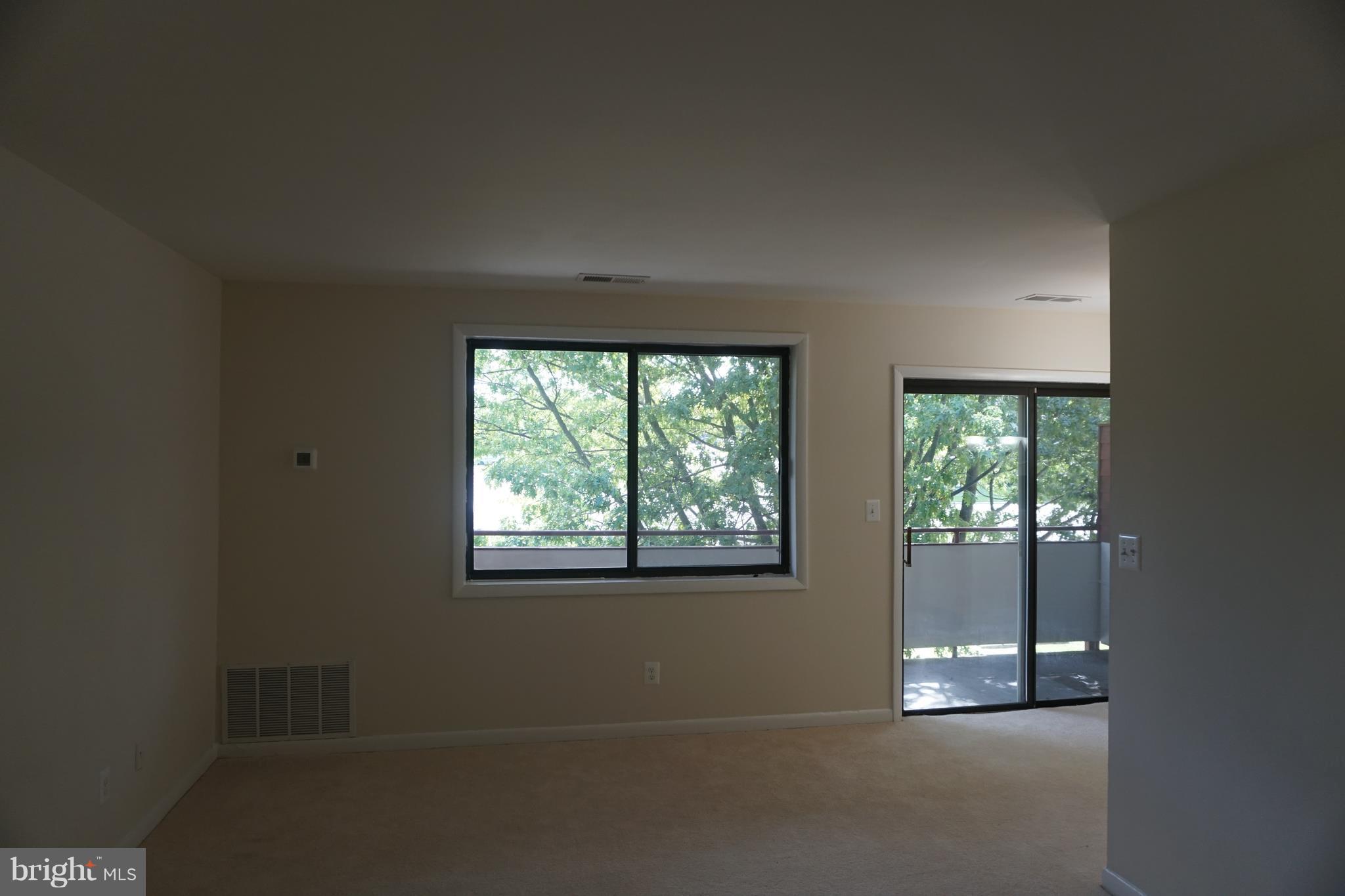 HUNTINGTON WALK - Residential