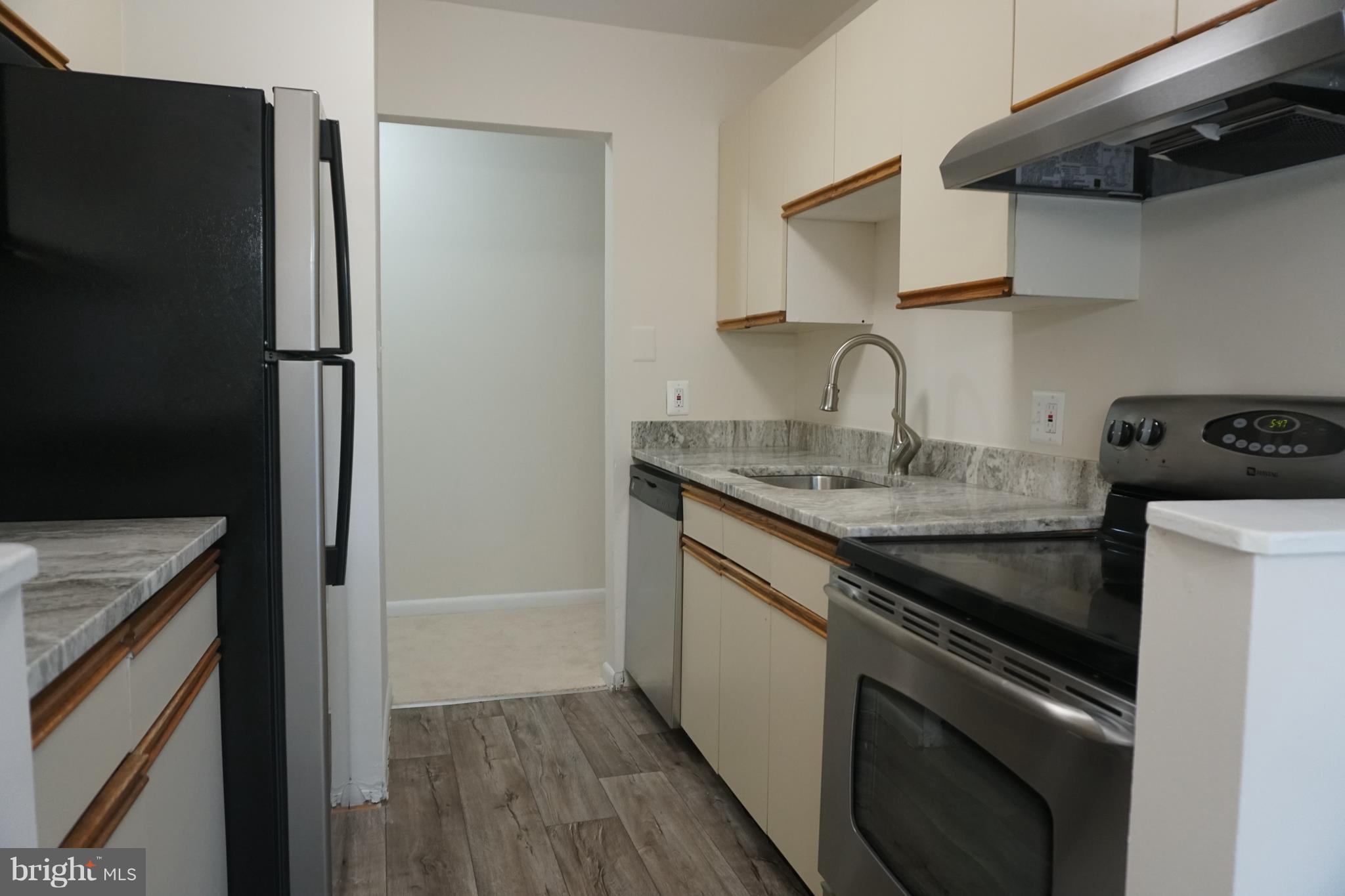 HUNTINGTON WALK - Residential