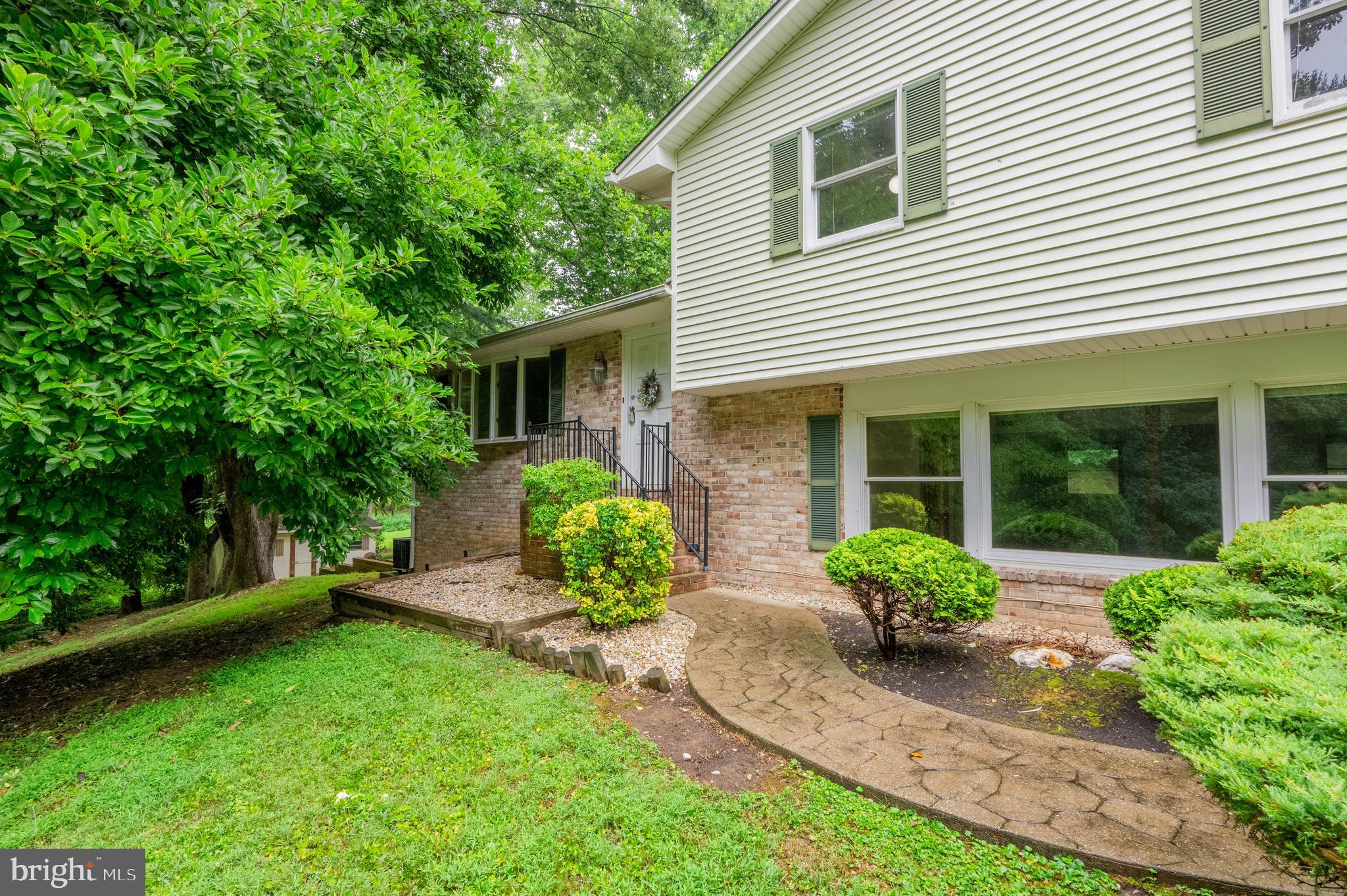 MONTFORD GLEN - Residential