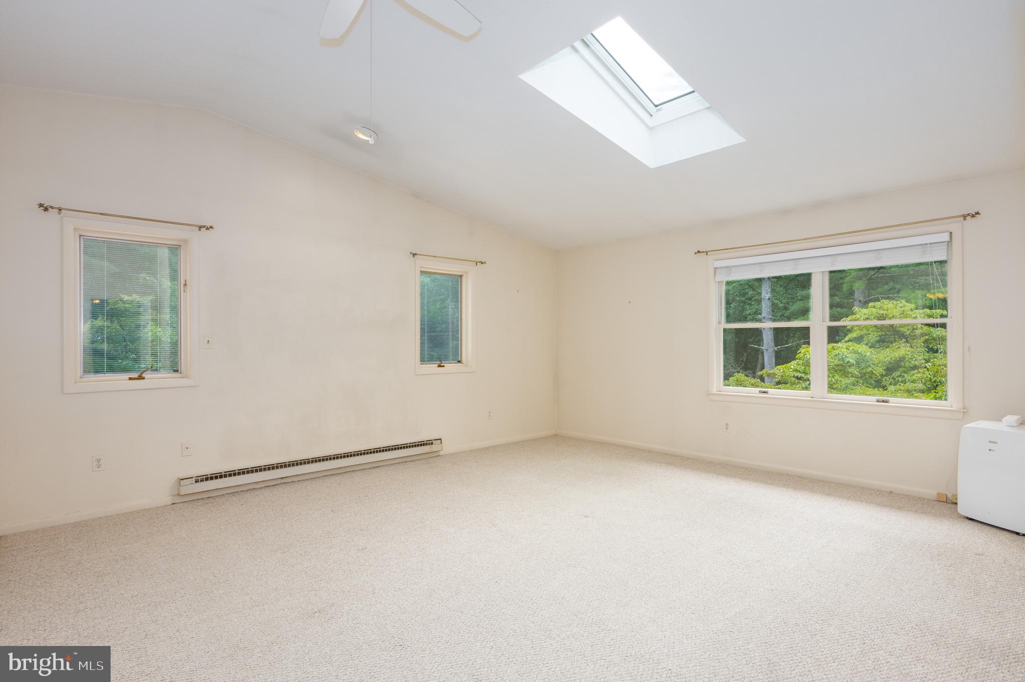 MONTFORD GLEN - Residential