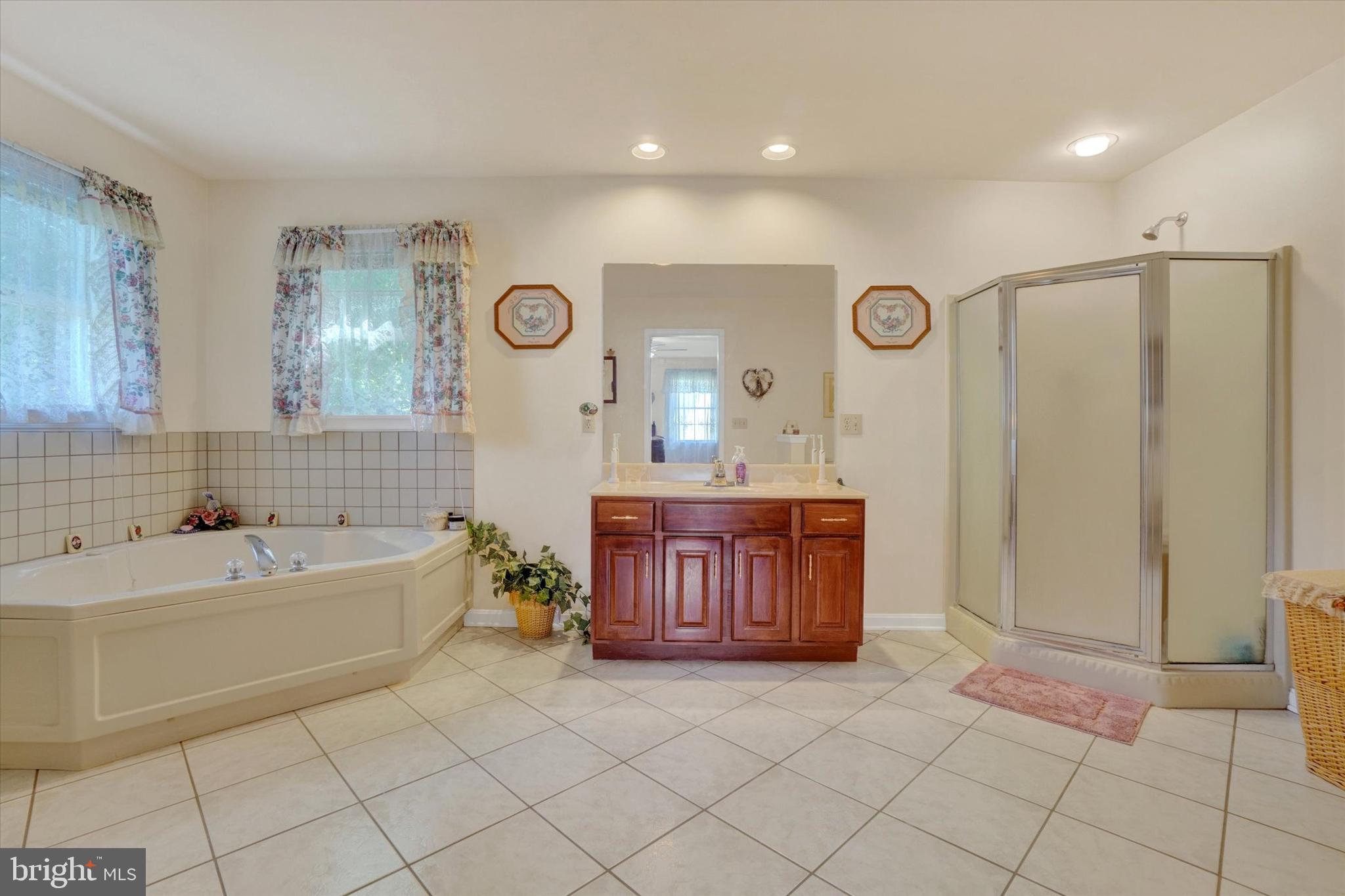 STONE RIDGE EAST - Residential