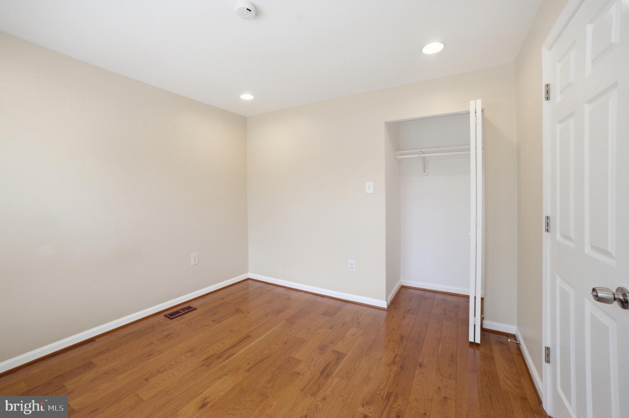 MONTCLAIR - Residential