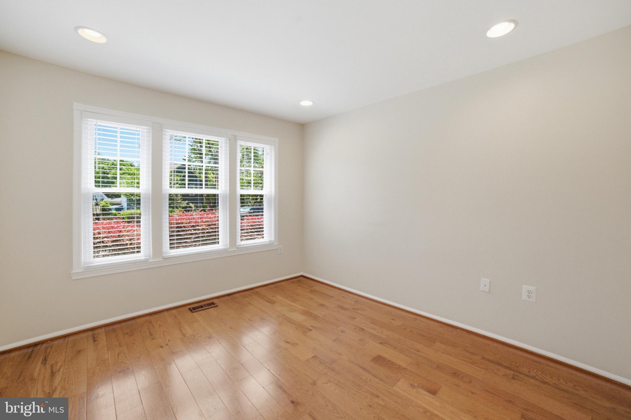 MONTCLAIR - Residential