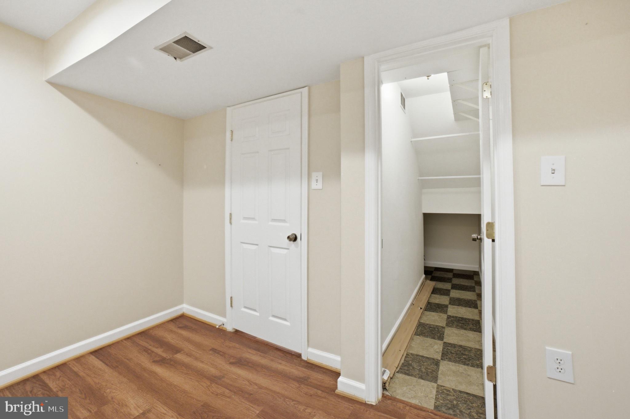 MONTCLAIR - Residential