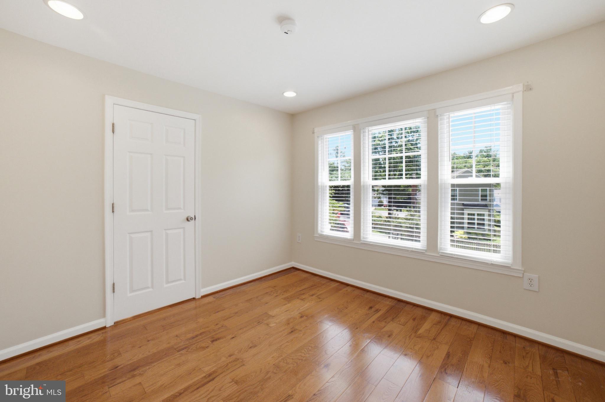 MONTCLAIR - Residential