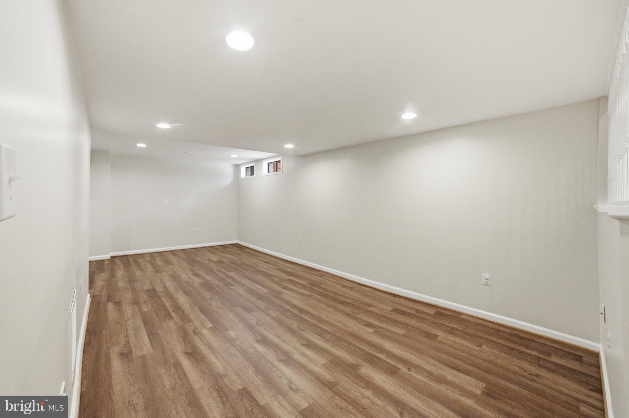 MONTCLAIR - Residential